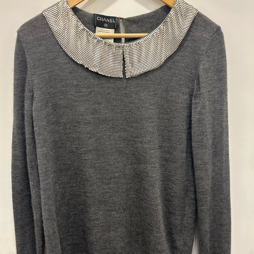CHANEL 98A cashmere & silk sweater with silver mesh collar -size 42 - Made in Fr